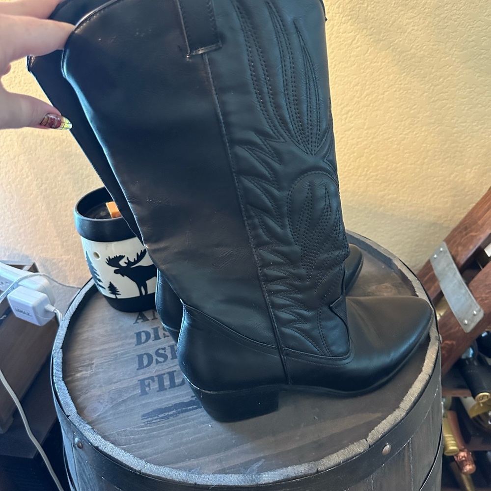 Black Leather Cowgirl Boots women’s size 9